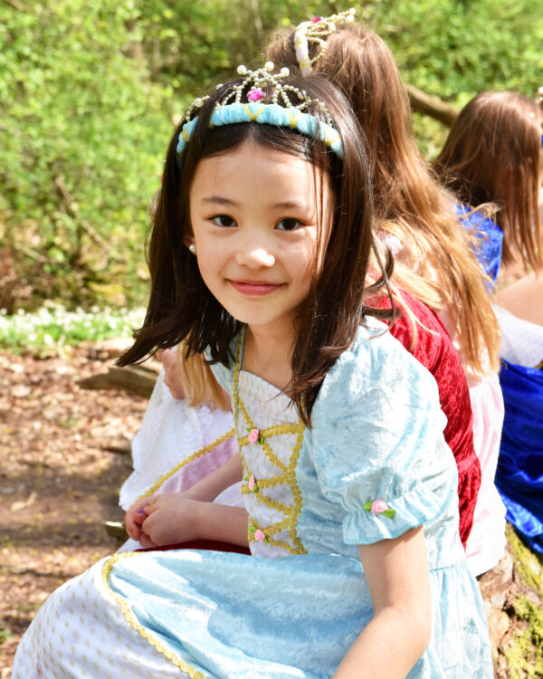Prinsessklänning Saga Ljusblå 4-6 år - Bild 6