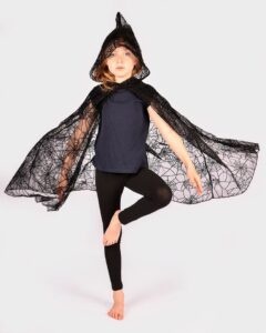 Spindelnät cape för barn 3-8 år med huva och genomskinligt spindelnätsmönster